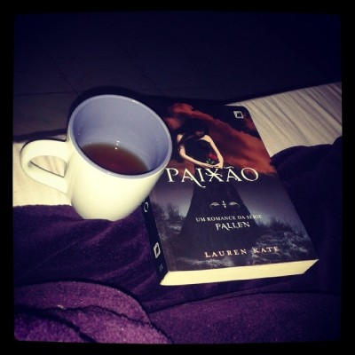 All I need in this cold weather is a warm blanket, a hot tea, a good book and my bed! Good night everyone!
#BookLover #FallenSaga #Passion #LaurenKate #TeamDaniel