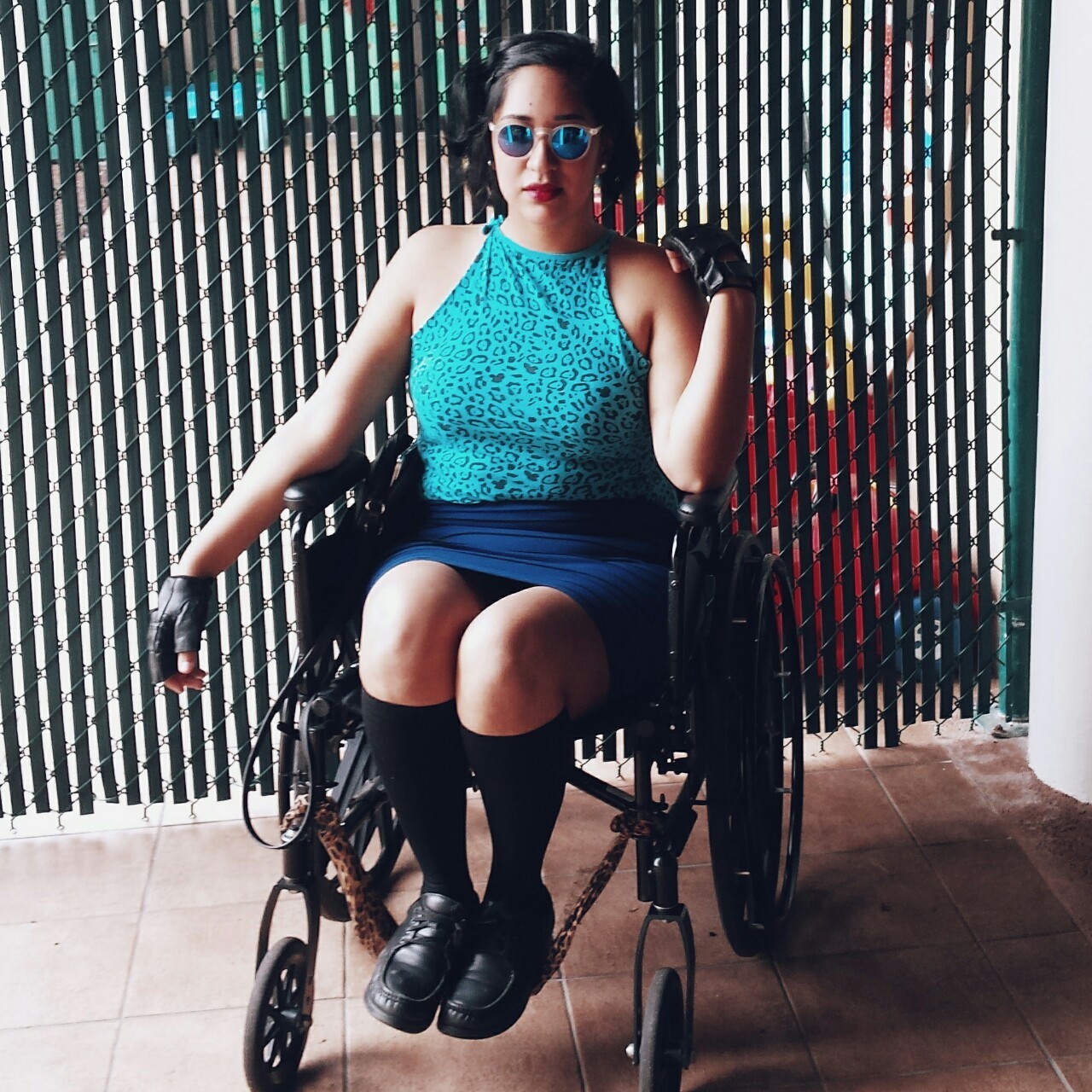 annieelaineydoesfashion:  OOTD and update on that foot hammock: I wear it out of