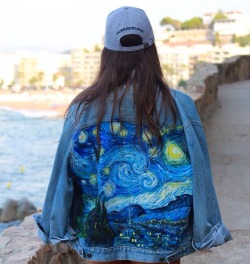 nothingsoulcrushinglyamazing:  sosuperawesome:   Hand Painted Denim Jackets by Lily Garifullina on Etsy See our ‘fashion’ tag  Follow So Super Awesome: Facebook • Pinterest • Instagram    These are stunning 🙌🏼 