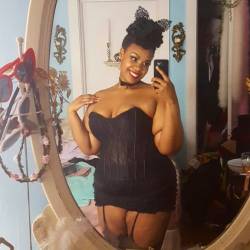 iridessence:  Trés excitée et honorée to kitten for Jeezy’s Juke Joint: A Black Burly-Q Revue tonight at the Promontory in Chicago!  Instagram: iridessence