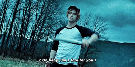 blairwitchprojector: winterswake: Since when do vampires like baseball? Twilight
