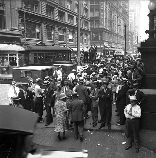 Capone’s Chicago…dapper.