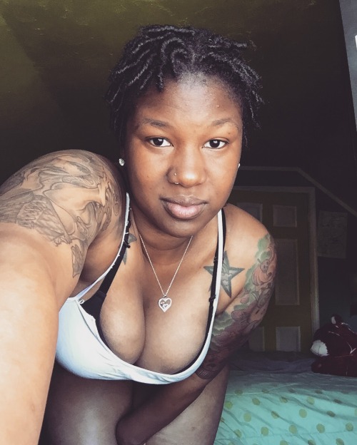 phillydonk:  spottedassashely:  Baby locs and new beginnings 💋  Phillydonk the locs are going to look so sex on you good look