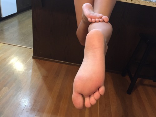 Obsessed with womens feet