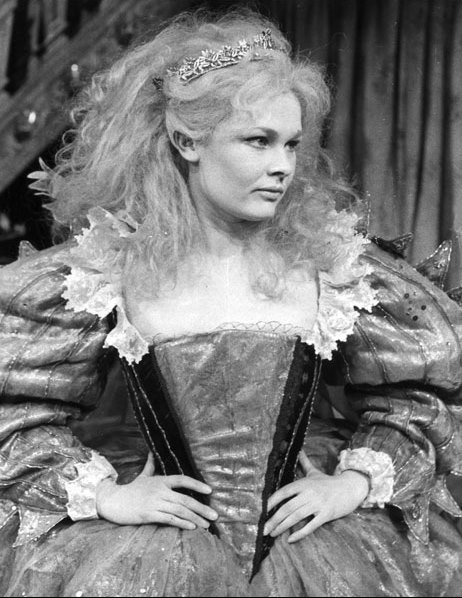 fuckyeahdiomedes:nattie-k:Judi Dench as Titania, A Midsummer Night’s Dream in 1952.#THIS IS AMAZING 