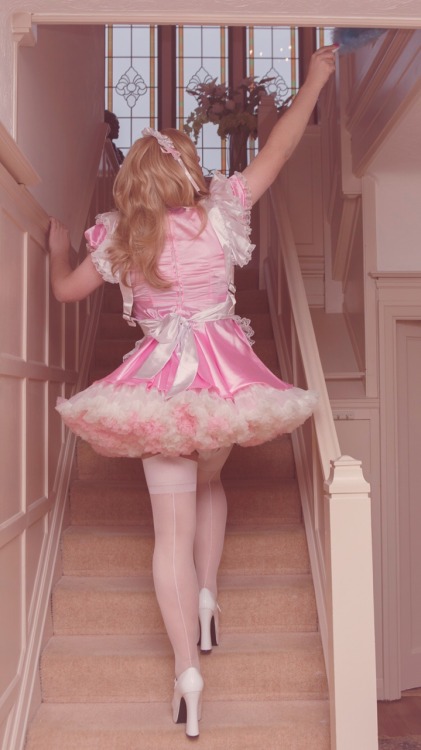 cuckoldtiffany:sissicupcake1464:i-will-own-you-sissy:chateaufemmeuk:Sissy maid cleaning, then put in