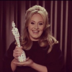 Oneandonlydaydreamers:  Adele Looks So Pretty Last Night When She Did Her Speech