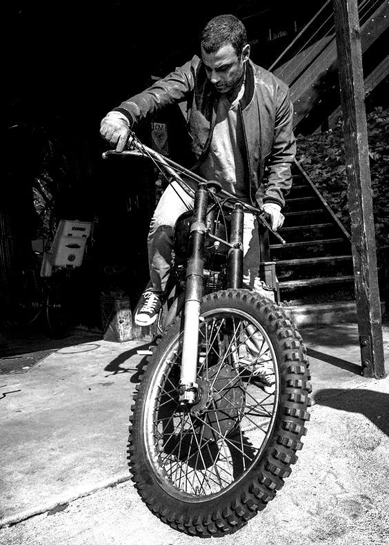 lesravageurs:   Ravageurs ride. | Liev Schreiber by Cedric Buchet  