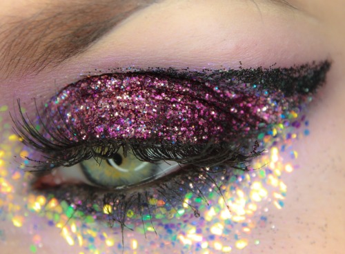 karlapowellmua: Black Magic Tears This Halloween I am brining you budget make-up looks using VIVO Cosmetics. Instead of focusing on the dark looks this Halloween I wanted to try something fun, sparkly with a hint of dark magic! A look that glimmers with