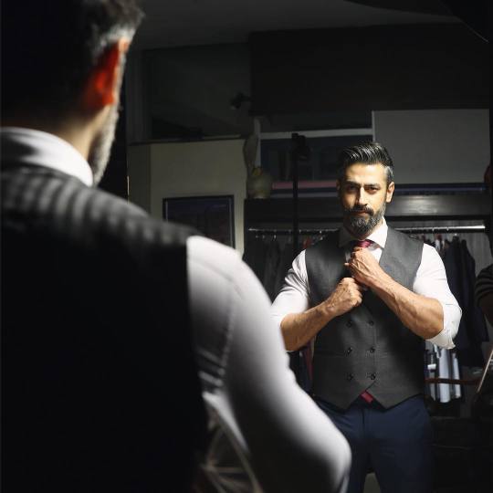 the-dapper-executive:  REBLOGIF YOU LOVE BEARD ANDSUITSHassan Bilal (@hassan_bilal84) • Instagram photos and videos#TheDapperExecutive 
