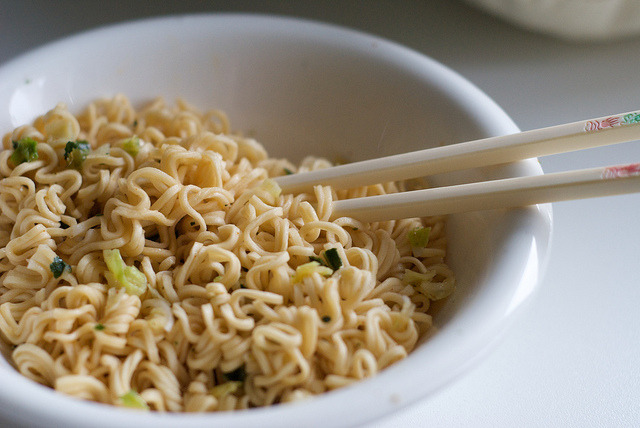 everybody-loves-to-eat:  Noodles by Rsphoto.nl on Flickr. 