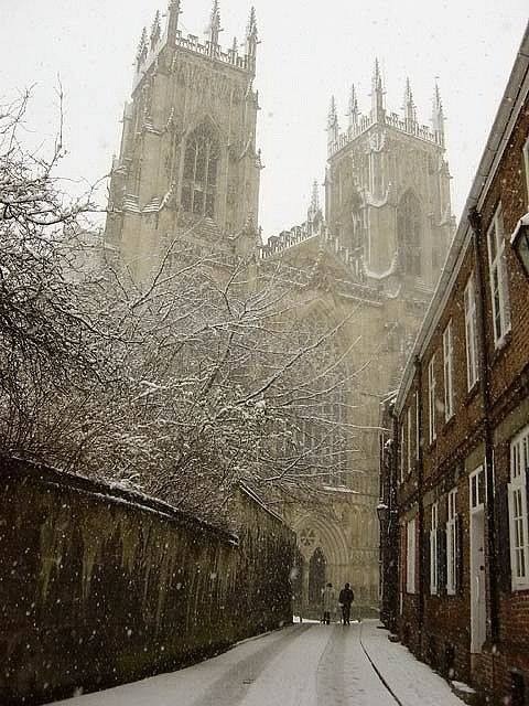 Porn photo tassels:  Snowy Day,York, England  *sigh* 