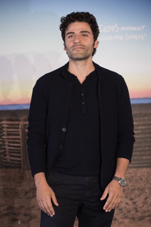 mycrazyworlduniverse: Oscar Isaac attends a photocall for ‘Operation Finale’ on Septembe