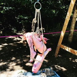 ren–d:Rope at SummerSpank with The lovely @widespreadpanicpdx Rope&amp; pic: me. #shibaribondage #outdoorrope #shibariandsunshinehttps://www.instagram.com/p/BnT6zi1g2I1/?utm_source=ig_tumblr_share&amp;igshid=sexzinb3nfle