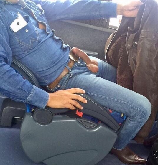 elvis1:  Daammnn! I’d sit on it…