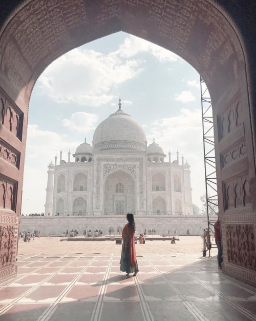 nattyyoga: Scene from Taj Mahal . . . . . . . #india#travellingindia#tajmahal#tajmahalindia#yogi#yog