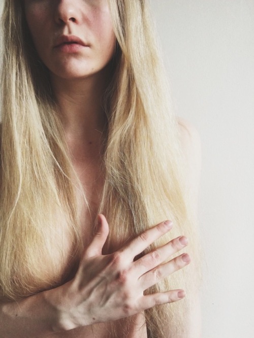 h-o-r-n-g-r-y:I’m a hungry heart, I’m a loaded gun.