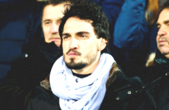 sergiooramoss:
“ Cute players: Mats Hummels. (1/8)
”