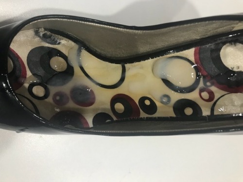 redshotwife: Cum in wife’s heels