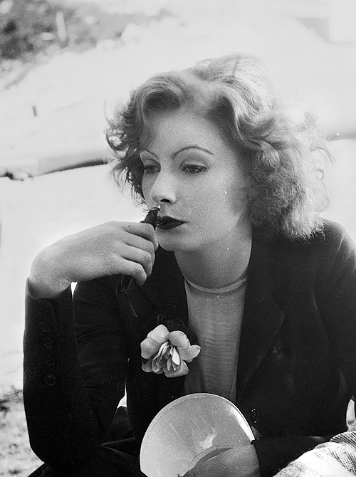 steamboatbilljr:  Greta Garbo on the set of Love, 1927  Belle !!!