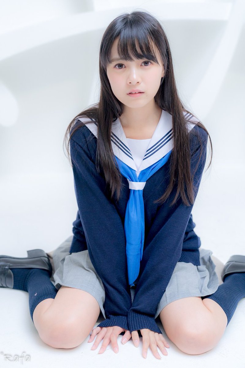Hayu Yumesaki Hayu Yumesaki 夢咲はゆ 女の子座り セーラー服 Japanese Schoolgirl