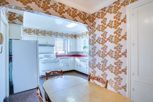 $1,900,000/5 brBrooklyn, NYbest submission ever! for more floral wallpaper, click here