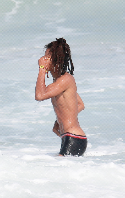 boytrappedinthcloset:  Jaden Smith porn pictures