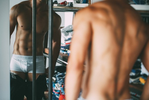 melaninmuscle:  Huy Nguyen aka Luffy Piece photographed by Tam Bui From the album “Erotika”