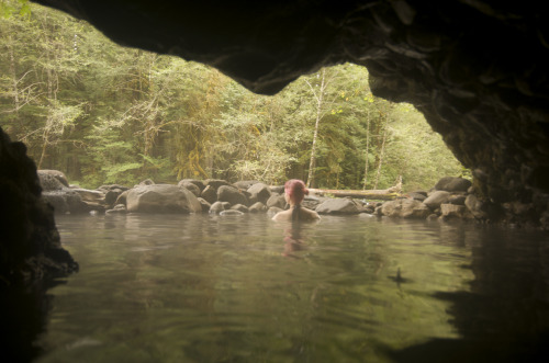 shyowl:  sunflower-mama:  travisjacob:  Went to this amazing little hot springs near the river.   Where?? I must must must visit!!  Hippie vibes 
