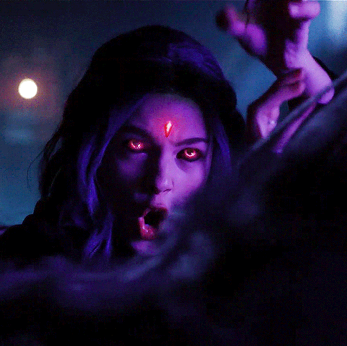 crownedcams:That witch they call… RAVEN!
