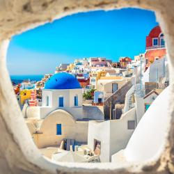 theyeapp-blog:  Otra bonita imagen de Santorini, isla de luz y color  Another nice image of Santorini, an island full of light and colour  getyeapp.com