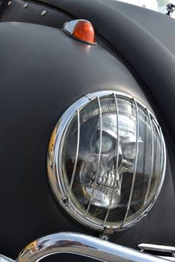 doyoulikevintage:  Skull Light vw