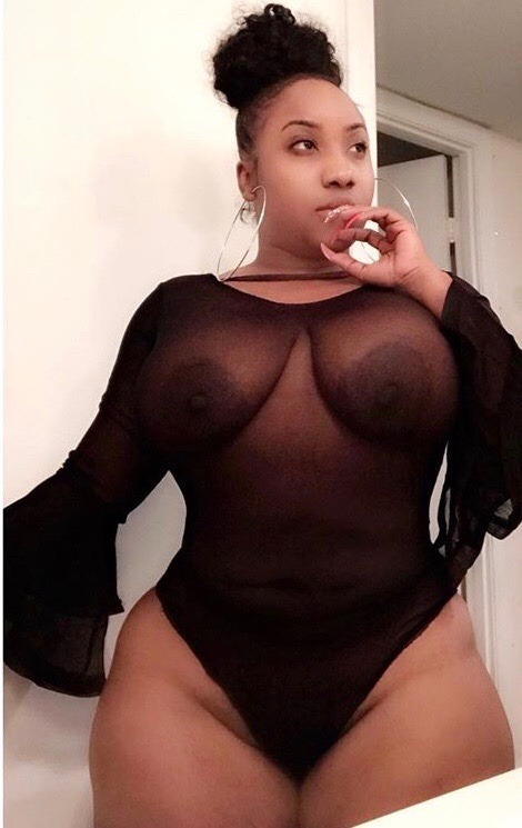 topdawg001:  thecakerygroup:    Pefectly THICK😍😍😍