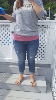 myprettywifesfeet:  My pretty wifes nice curvy figure dressed casually for the day.please comment