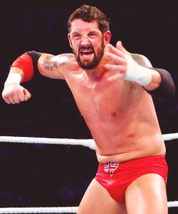 Can&rsquo;t wait to see Wade on Main Event tonight wearing Bulging Red!