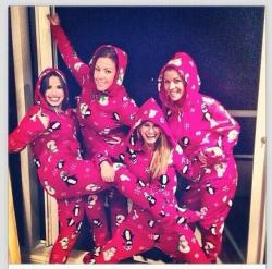 dlovato-news:  Demi and her friends yesterday