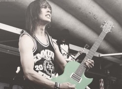 pheremcnecvlt:  Vic Fuentes   favorite facial expressions 5-6/?      photos by [x]  