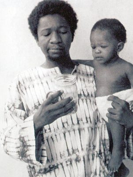 Wole Soyinka and his daughter Moremi, 1963
Vintage Nigerian photos