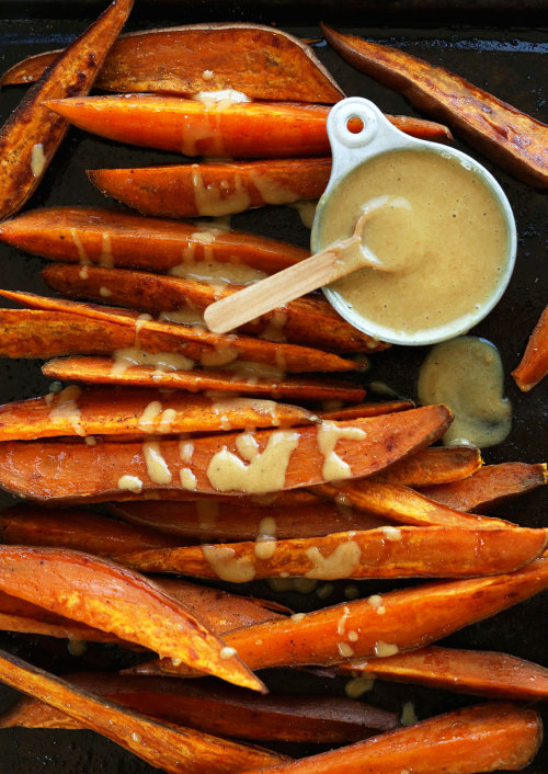 vegan-yums: Roasted sweet potato wedges with no honey mustard  / Recipe