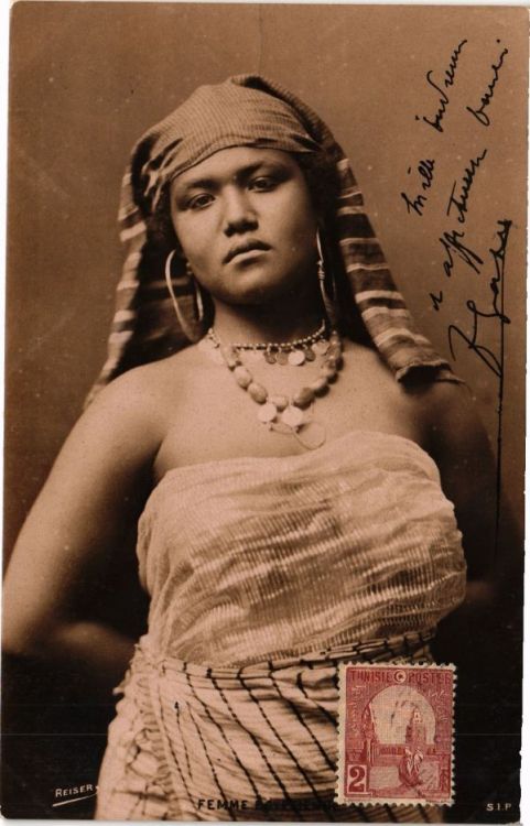 cartespostalesantiques:Femme egyptienneVintage postarded. REISER