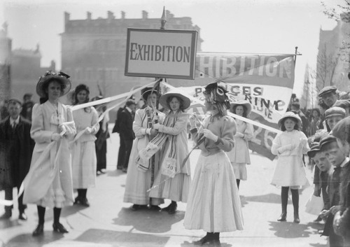 hauntedbystorytelling:Christina Broom (1862-1939) :: Young suffragettes advertising for the exhibiti