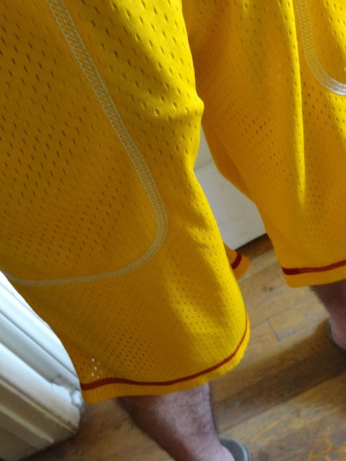 ksufraternitybrother:  FREE-BALLING  KSU-Frat Guy:  Over 17,000 followers . More than 11,000 posts of jocks, cowboys, rednecks, military guys, and much more.   Follow me at: ksufraternitybrother.tumblr.com  