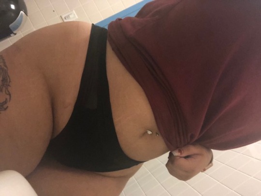 desiignercucci:  It’s a titties out at work kinda day 