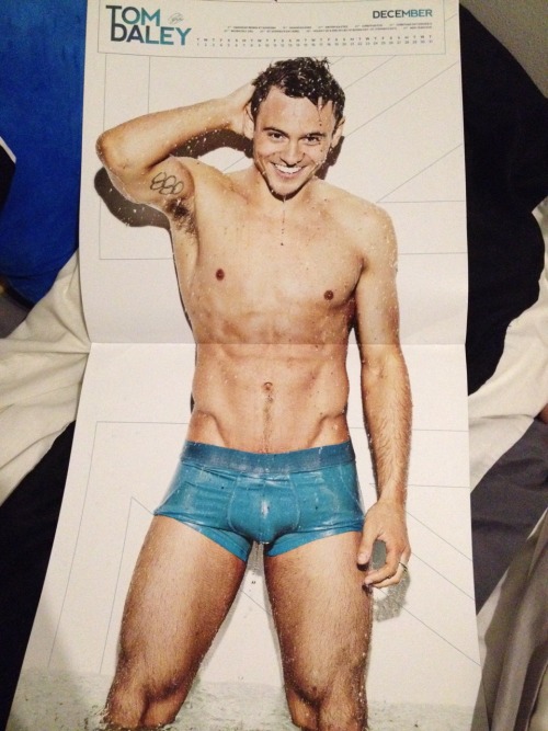 stopwiththechit-chit-chatter:  Tom Daley on my birthday month 