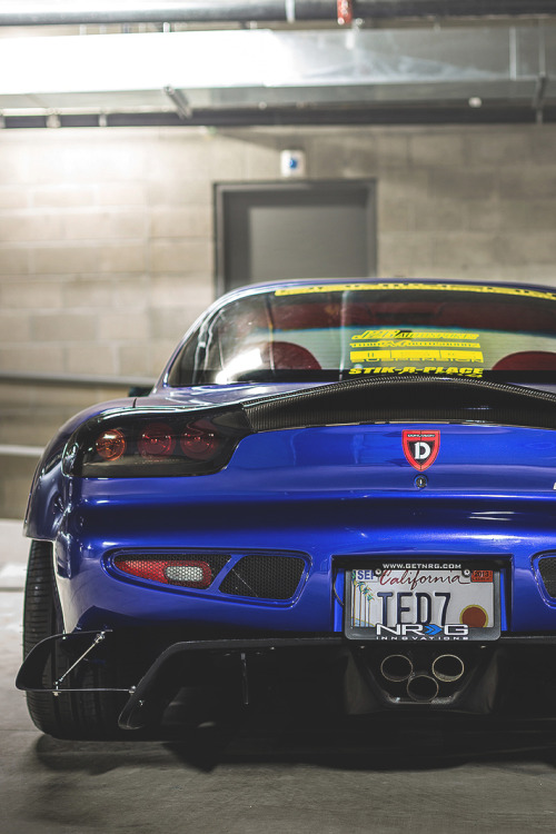 obscvr:  Mazda RX-7 ~ (Source)