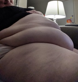 hazeleyesbbw:So stuffeddddd tonight 🐽