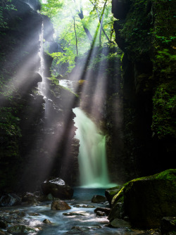 mistymorningme:  Waterfall of Sukkan Sawa - Yuhi Photo ID: 2739371