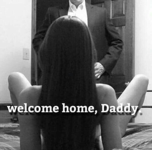 mylittleismylife: This is how my babygirl should greet daddy after a stressful day of work adulting