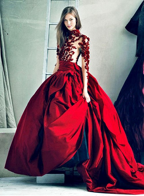  Karlie Kloss in Marchesa from the Fall 2013 
