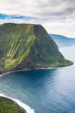 heaven-ly-mind:  Jurassic Cliffs 